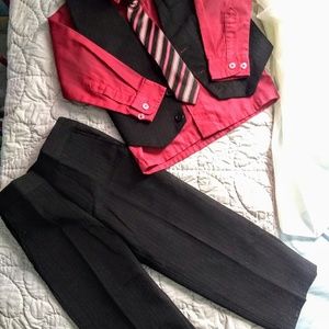 Johnnie Lene toddler boys 3t suit Nwot